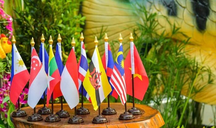 Jelaskan tentang Organisasi ASEAN dan PBB